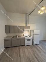 8941 N Lombard St #5 - Photo 1 of 1