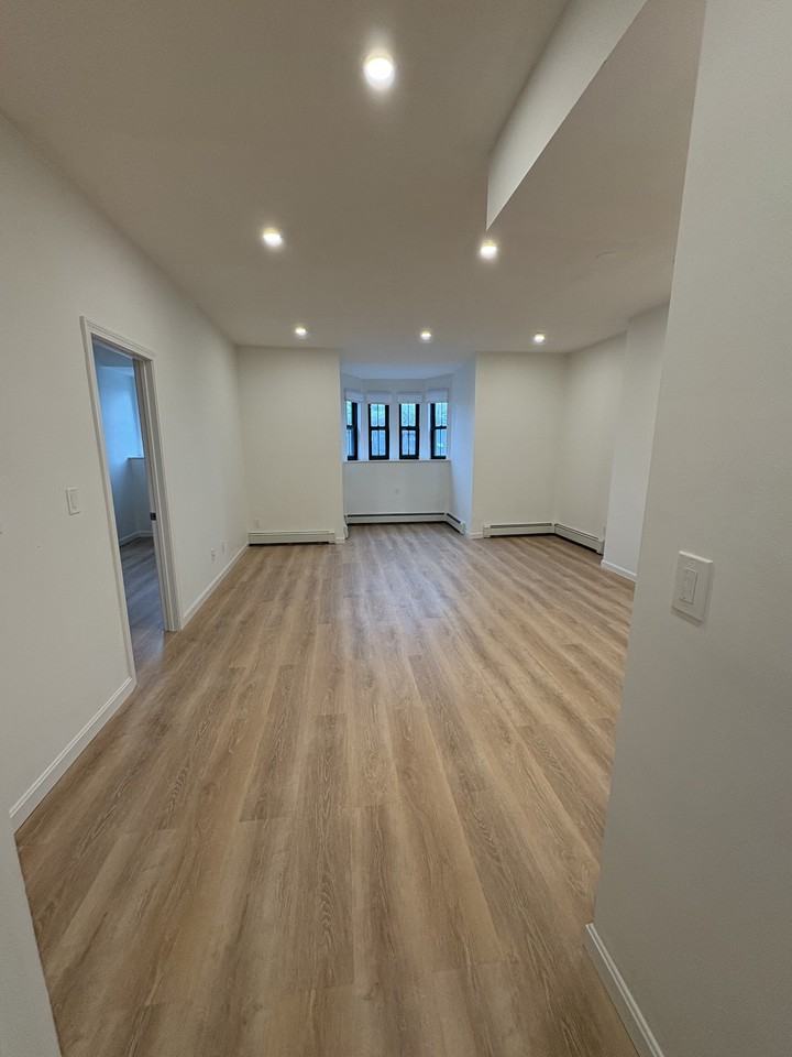 521 Massachusetts Ave #5 - Photo 3 of 16