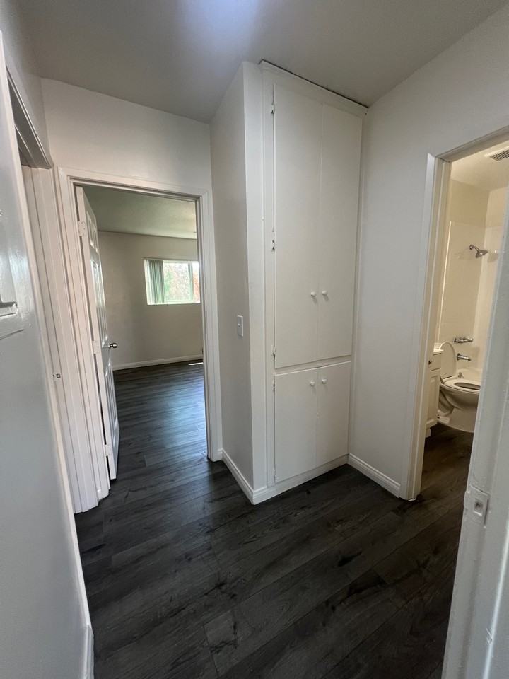 333 N Rockvale Ave #25 - Photo 3 of 8