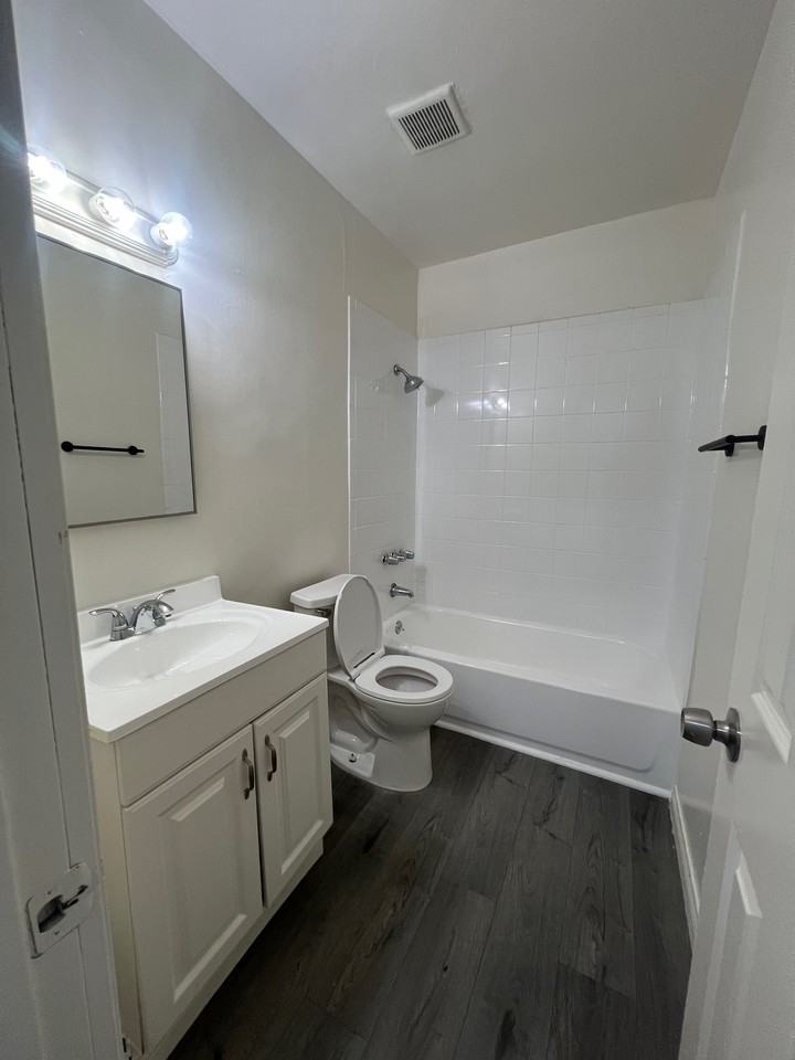 333 N Rockvale Ave #25 - Photo 4 of 8