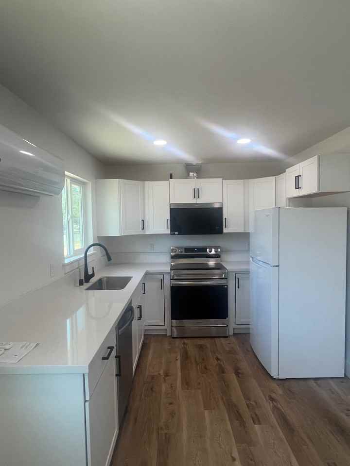2177 Oxford Rd #NA - Photo 5 of 14