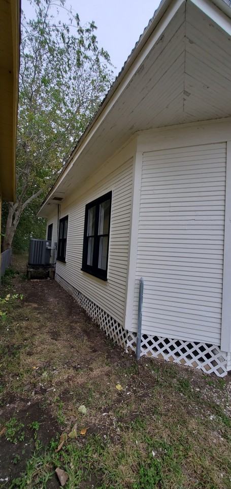 307 E Dallas Ave #NA - Photo 3 of 15