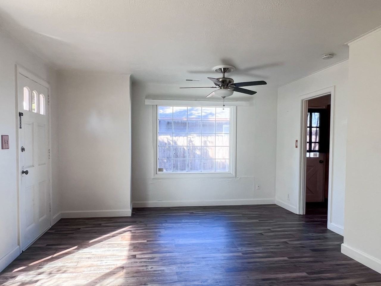 599 Evans Dr - Photo 3 of 8