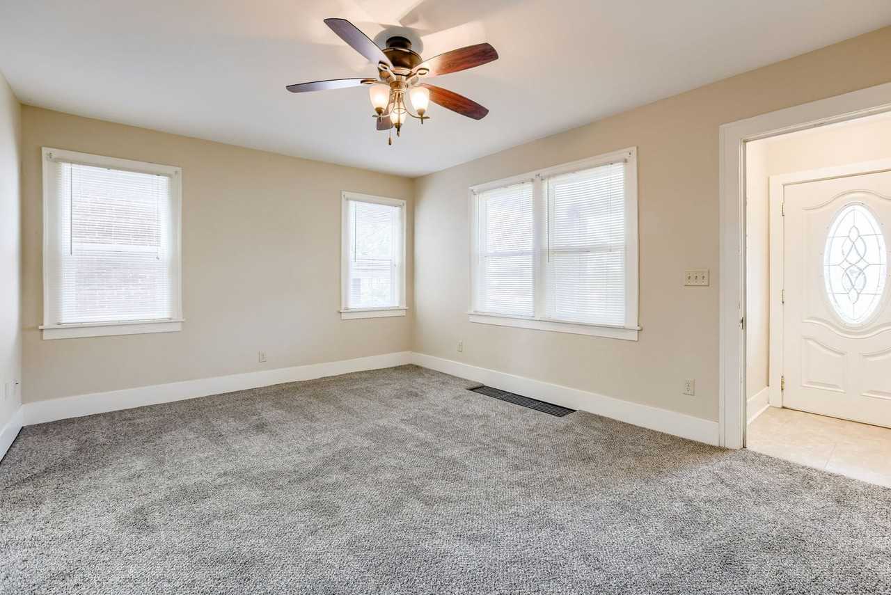 119 North 43rd Avenue - Photo 3 of 28