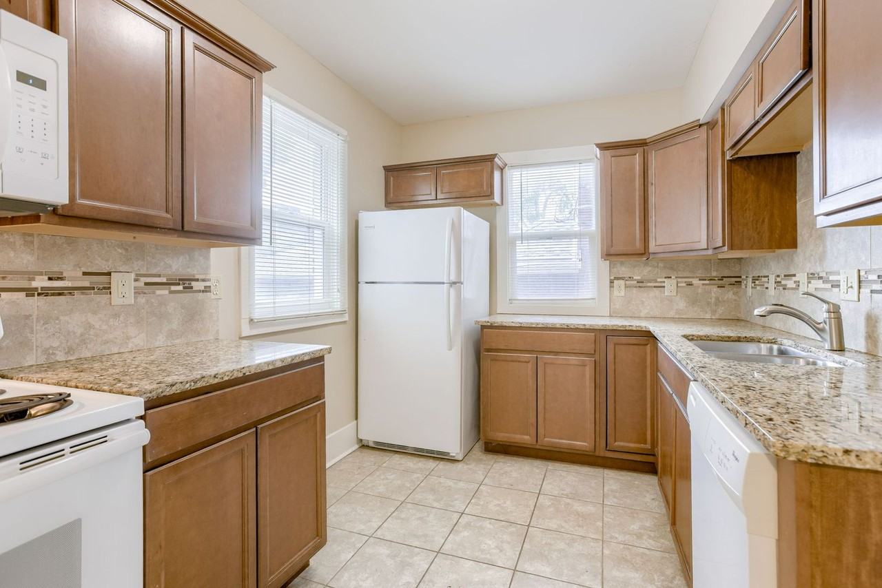 119 N 43rd St - Photo 7 of 28