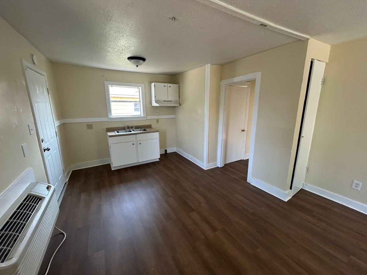 225 College Park Cir - Photo 3 of 8