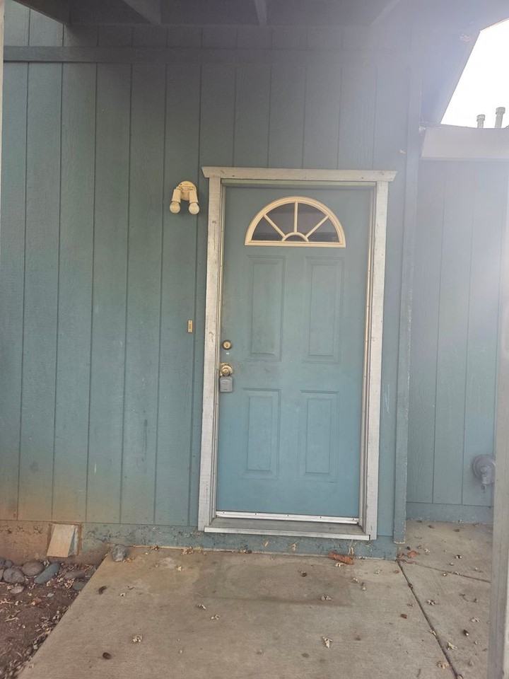 2355 Ferry St - Photo 2 of 20