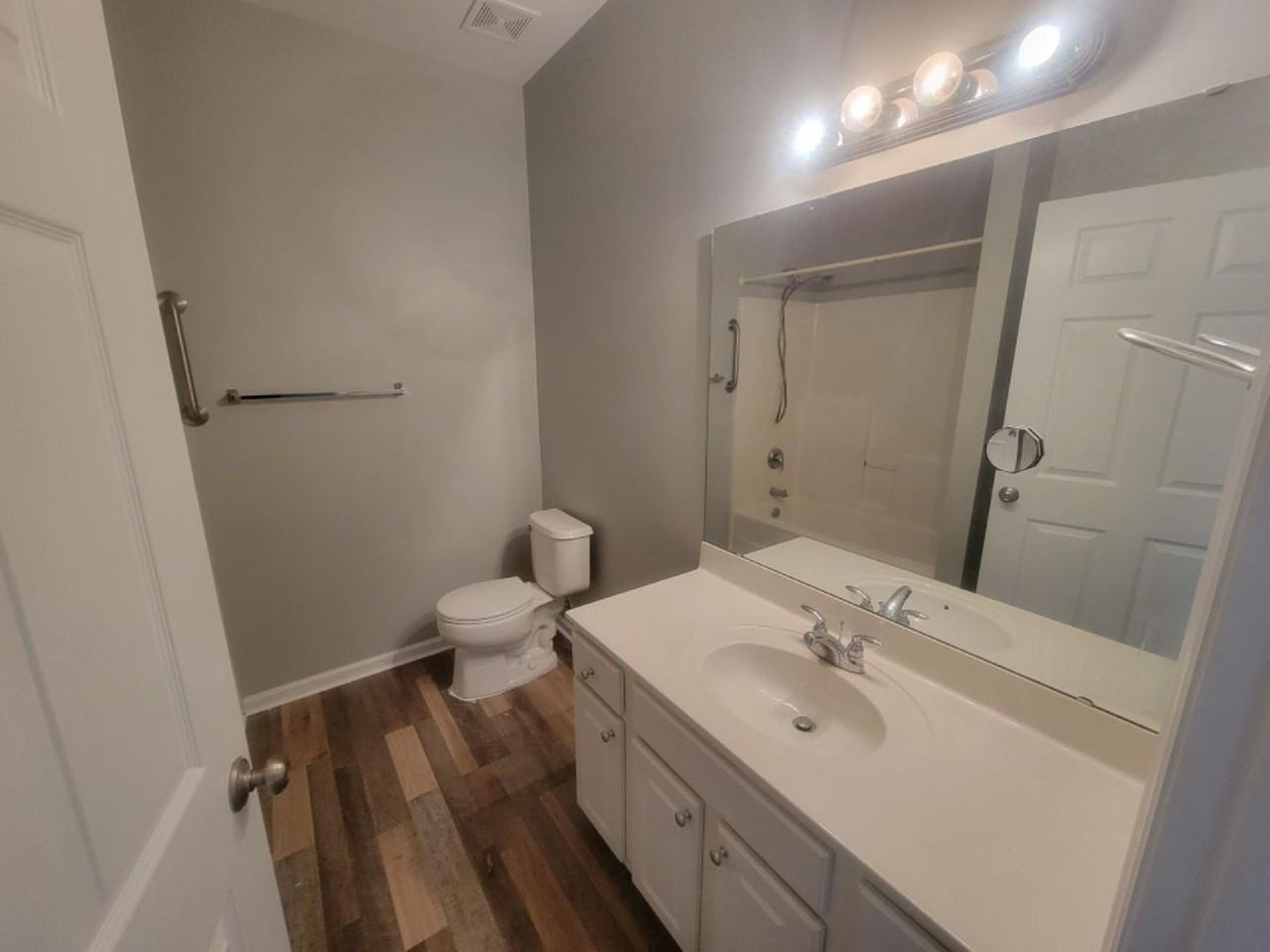 1013 Claret Ln - Photo 3 of 8