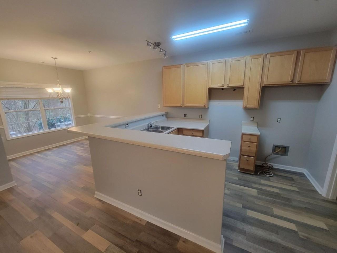 1013 Claret Ln - Photo 5 of 8