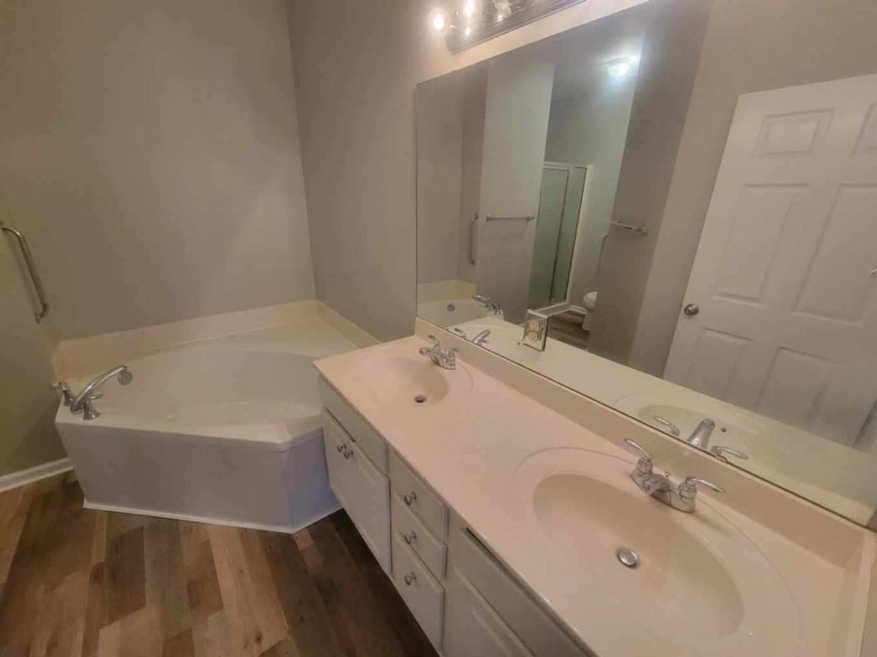 1013 Claret Ln - Photo 6 of 8