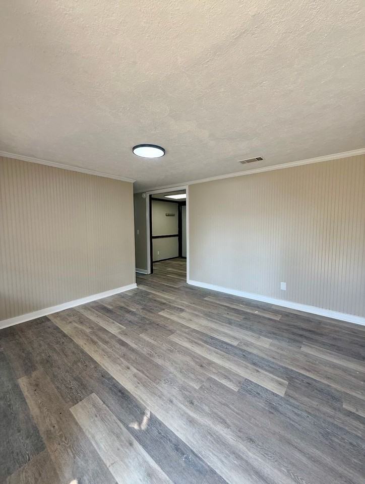 114 Benny Rd - Photo 5 of 12