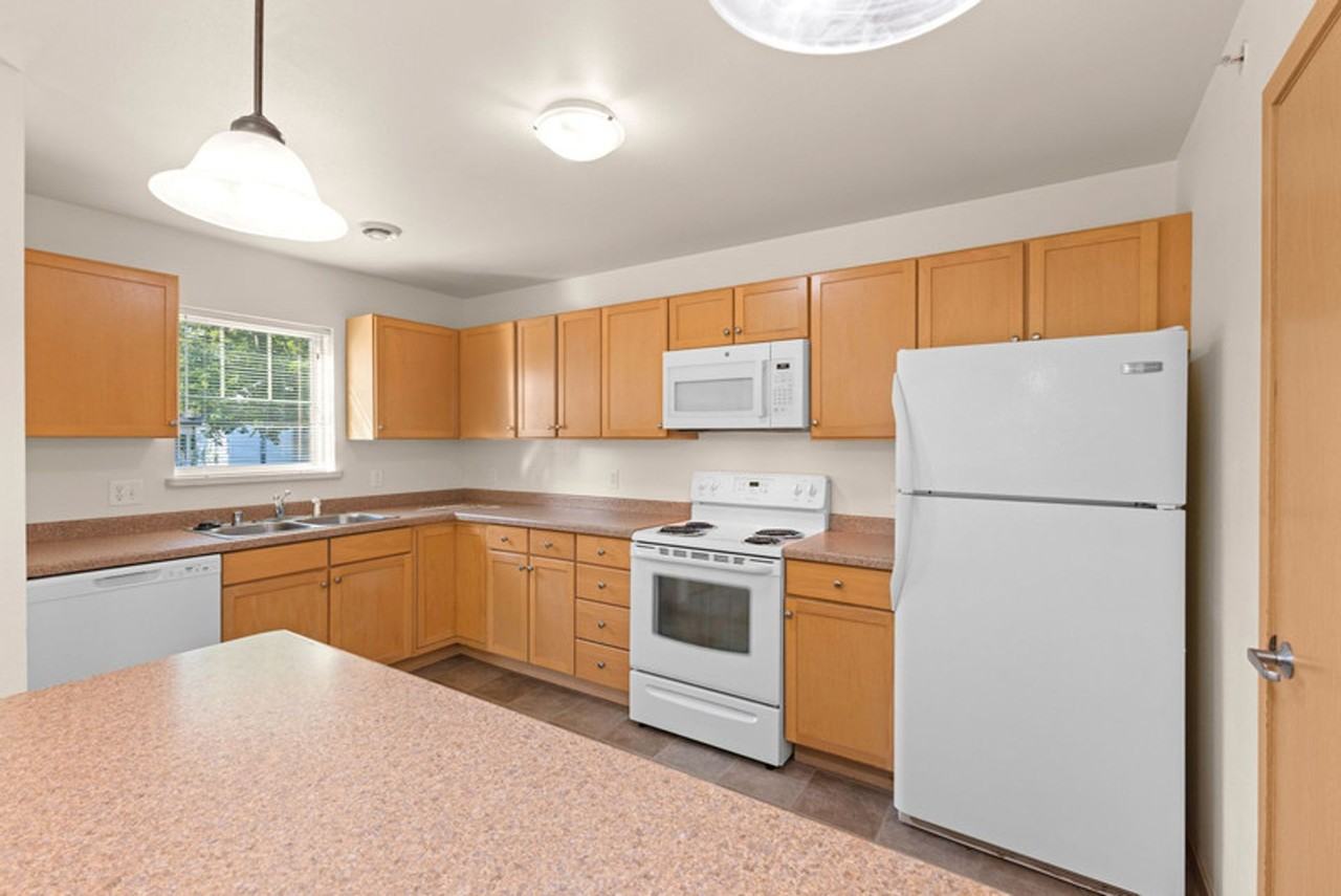 706 Fulton Street - Photo 5 of 50