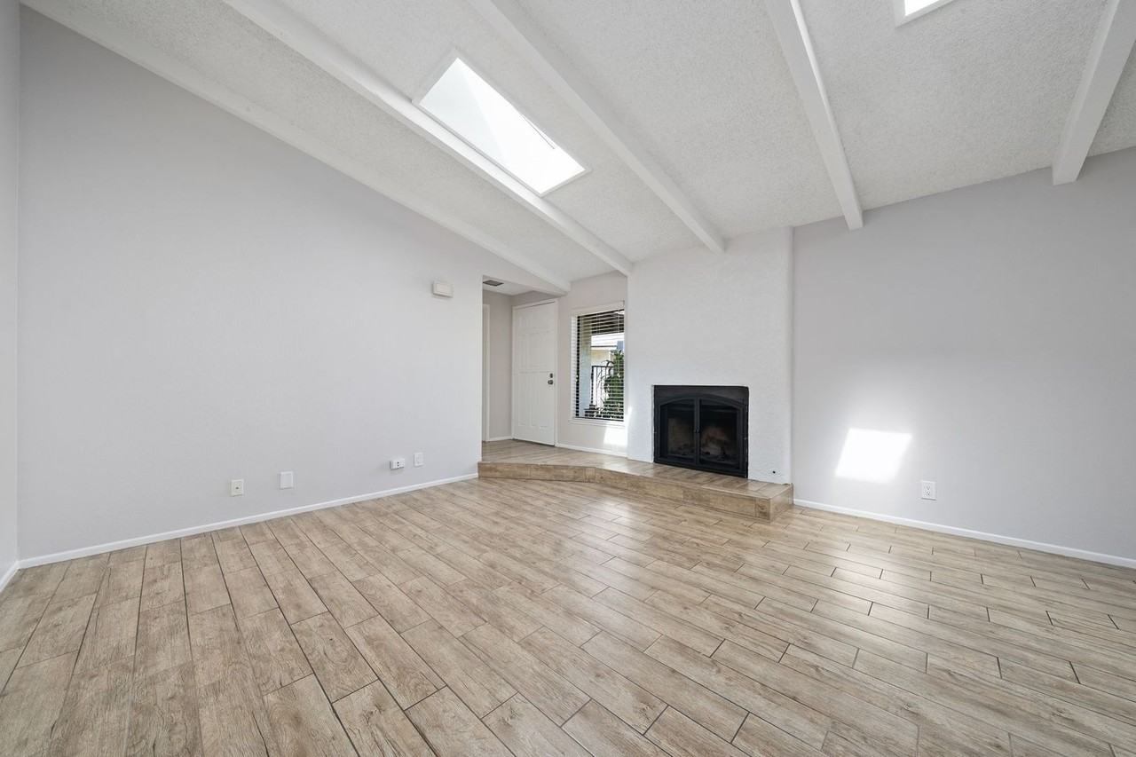 154 Country Club Dr - Photo 2 of 13