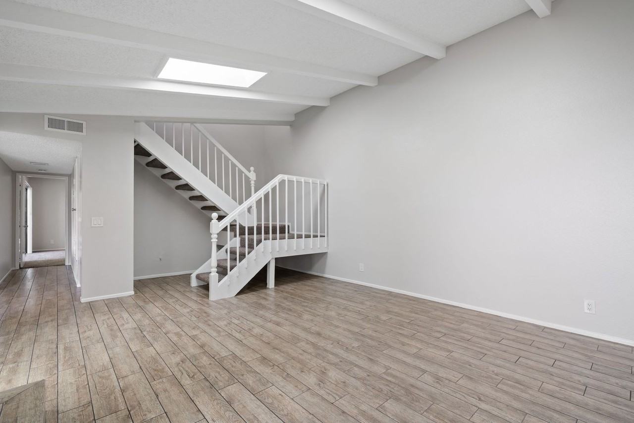 154 Country Club Dr - Photo 3 of 13