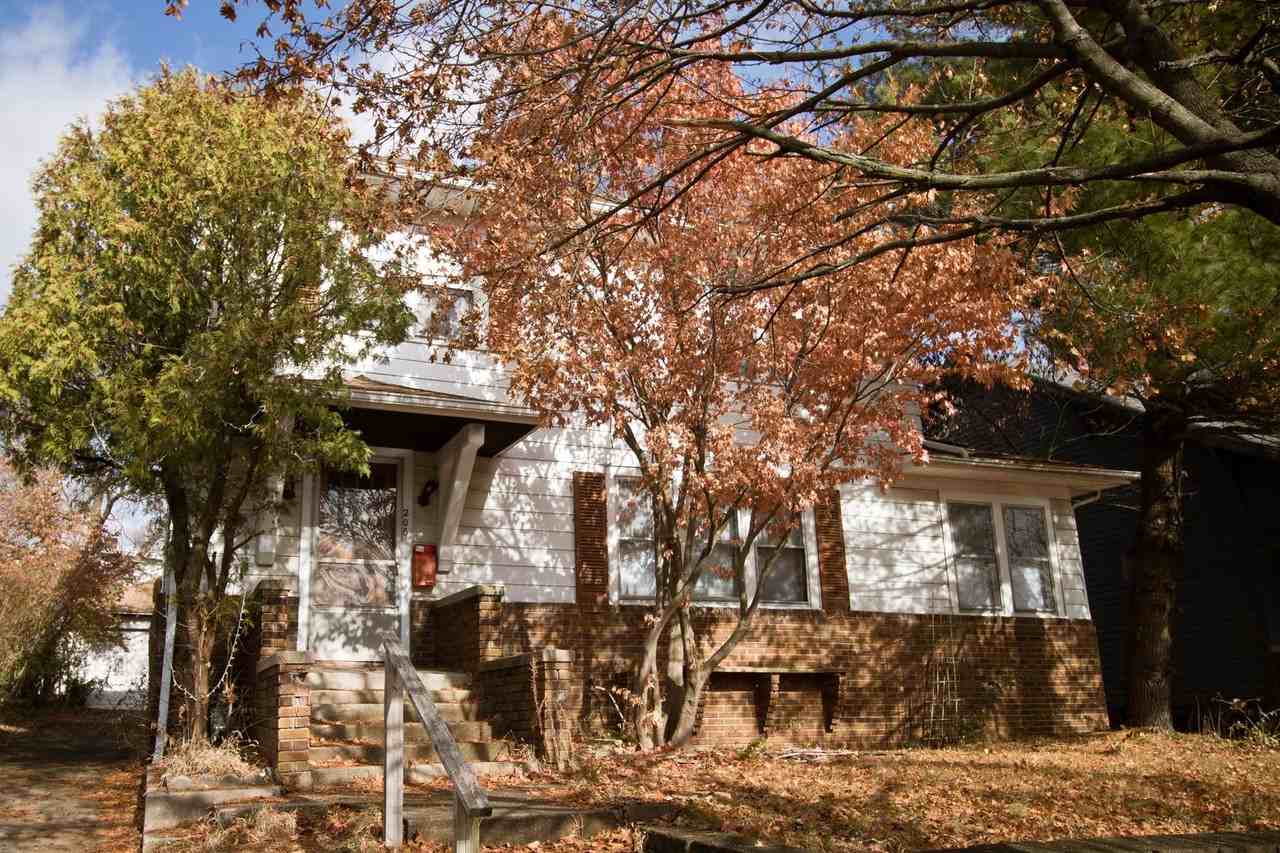 206 E Lutz Ave - Photo 2 of 2