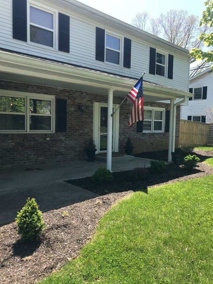 2212 East Queens Way