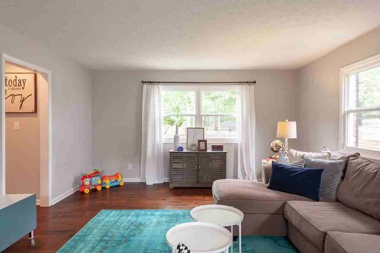 2212 East Queens Way - Photo 6 of 32