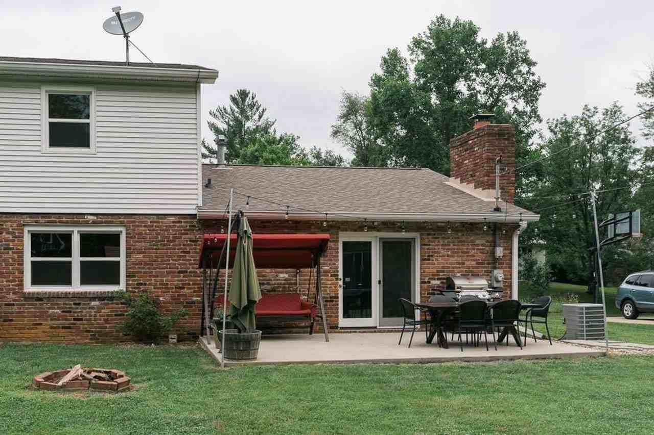 2212 E Queens Way - Photo 6 of 34