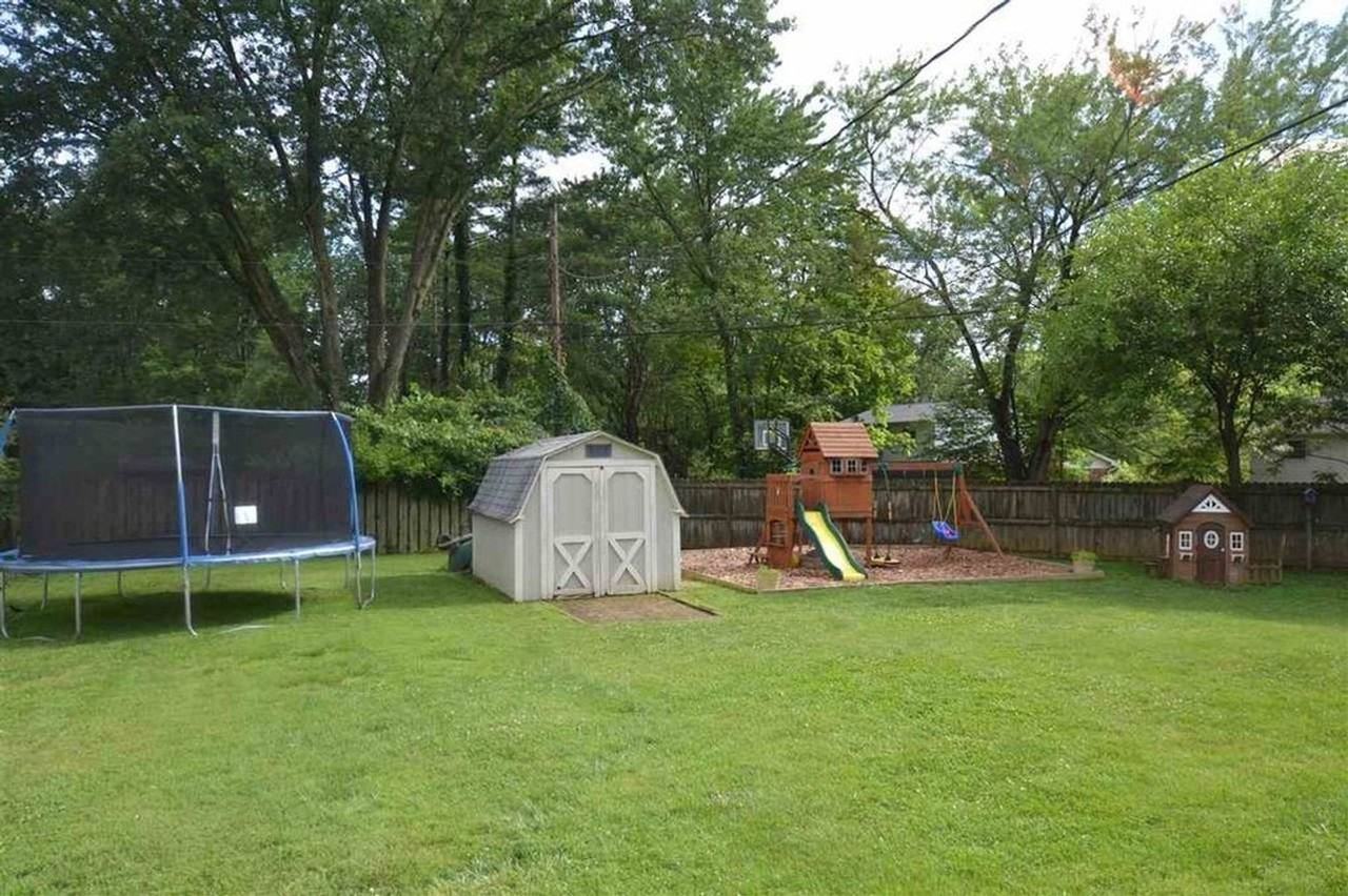 2212 E Queens Way - Photo 4 of 34