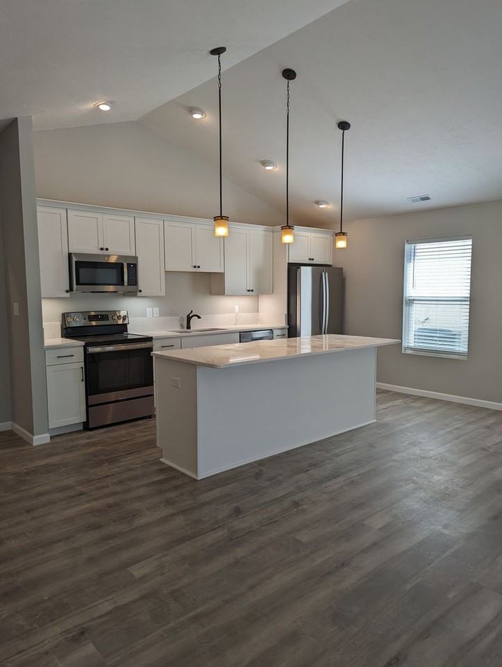 3749 Joy Cir E - Photo 2 of 15