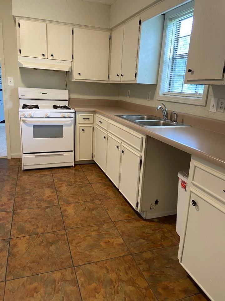 728 Pisgah Rd - Photo 2 of 13