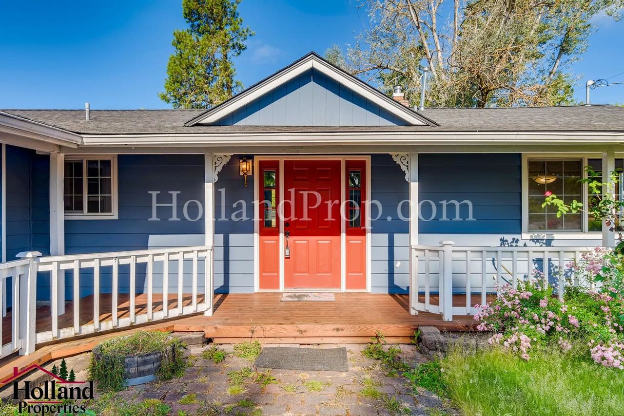 1275 Northeast 12th Avenue