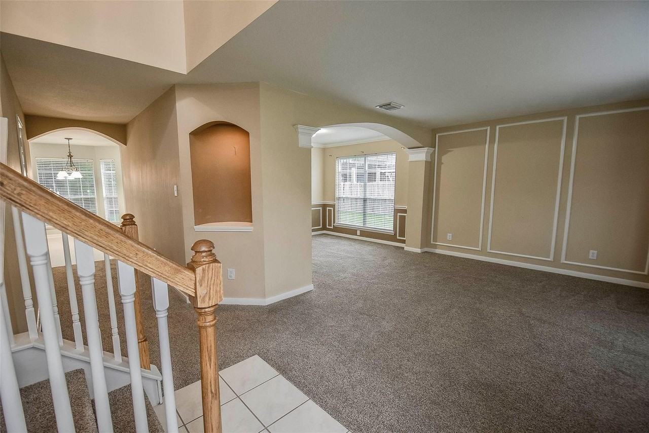 606 Jeremy Ct - Photo 4 of 41