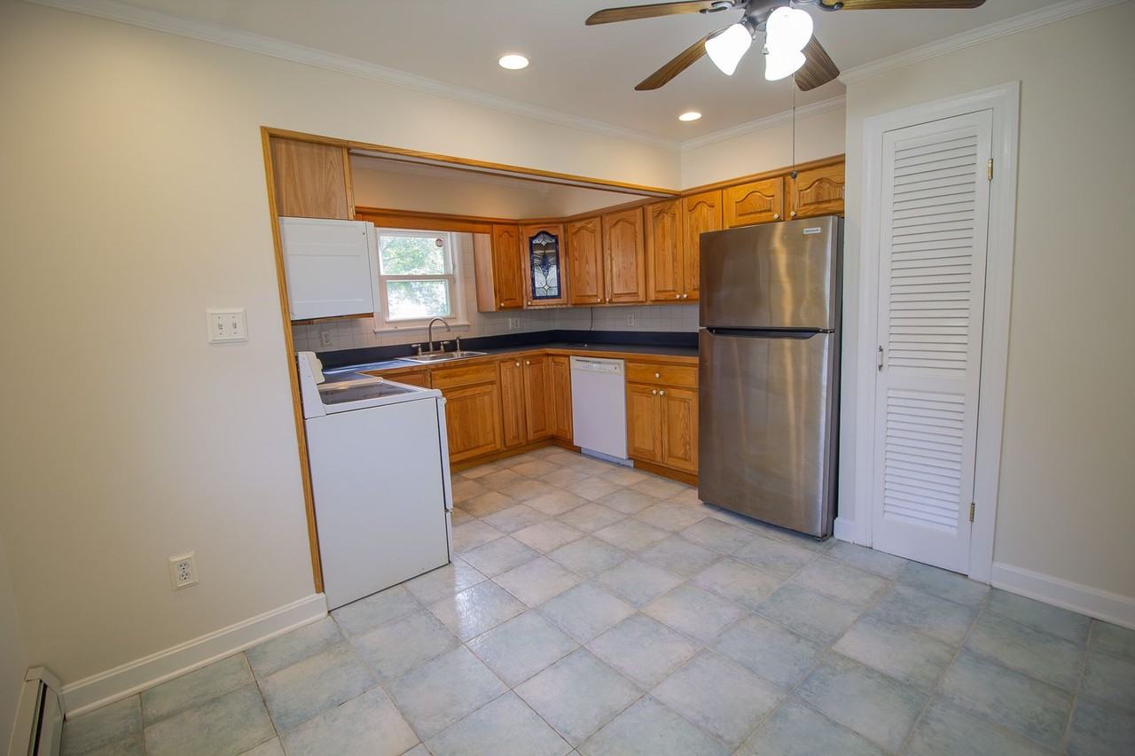 50 New Shaker Rd - Photo 5 of 21