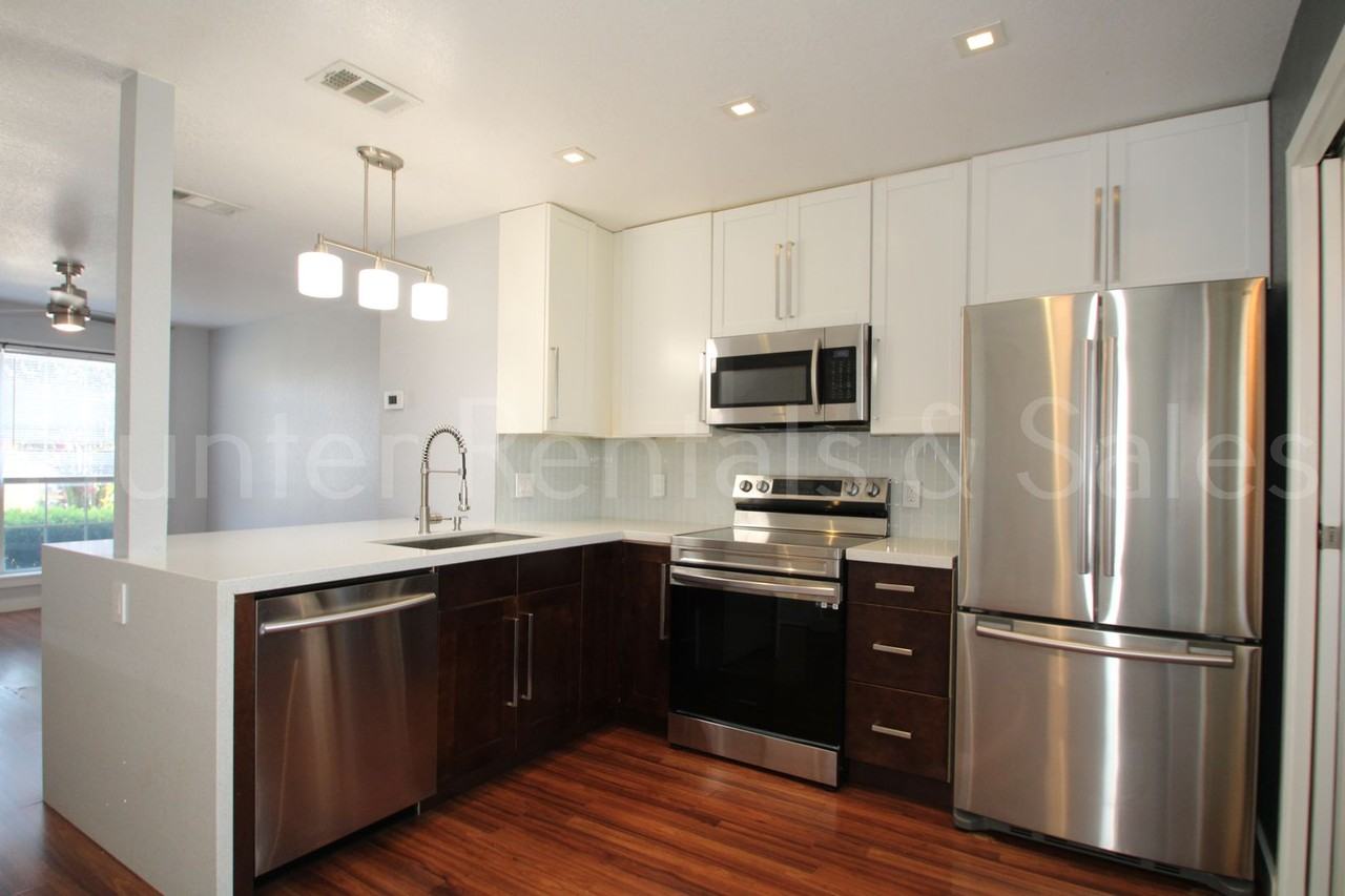 3802 Gus Dr Apt C - Photo 7 of 17