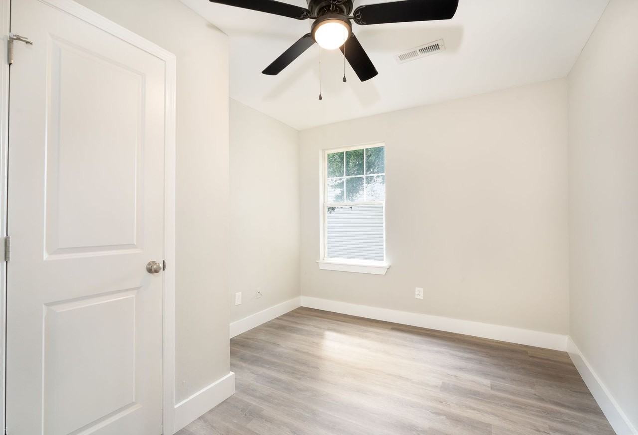 Flats on Florida 3310 - Photo 3 of 30