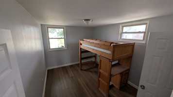 featured image of 933 E 27th St