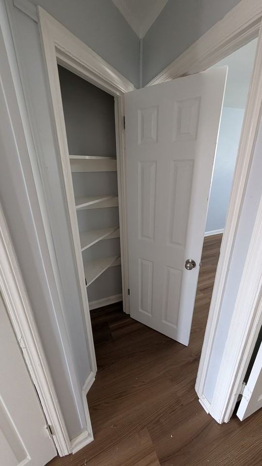 933 E 27th St - Photo 3 of 8