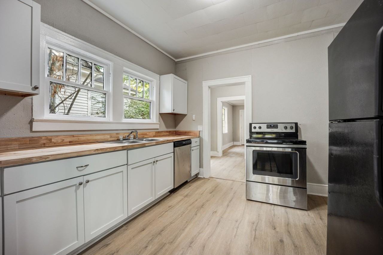 1119 N 35th St - Photo 2 of 15