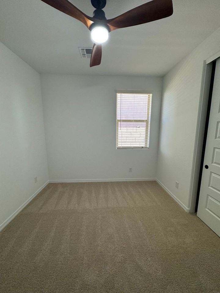 13286 W Eagle Feather Rd - Photo 6 of 38