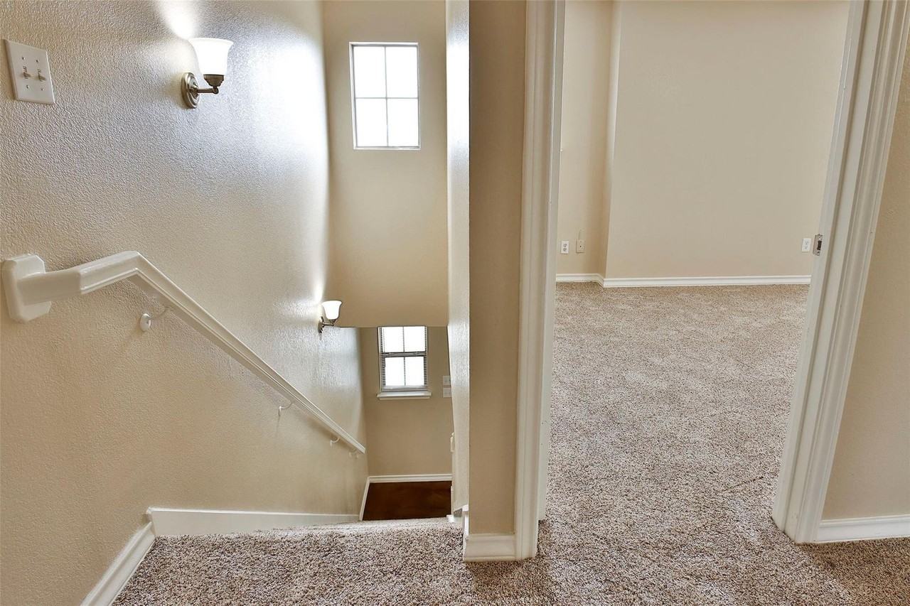 7705 Stanley Court - Photo 7 of 12