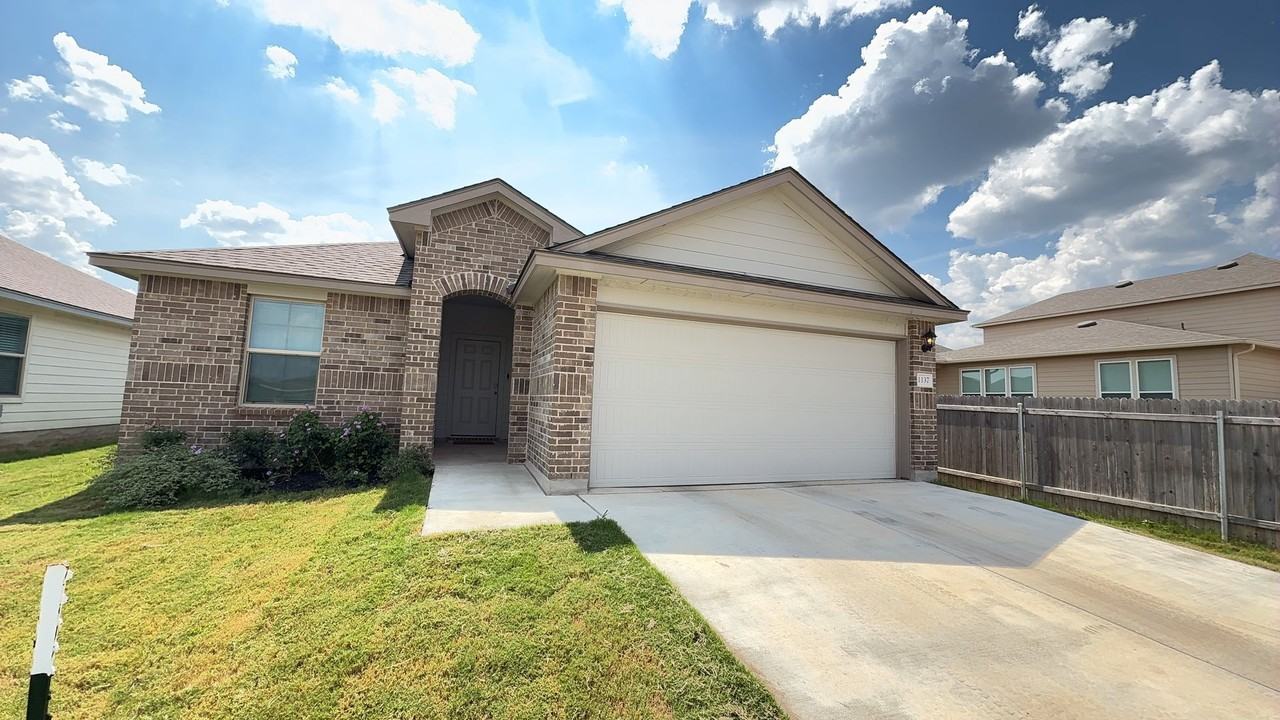 1137 Ruby Cv - Photo 2 of 14