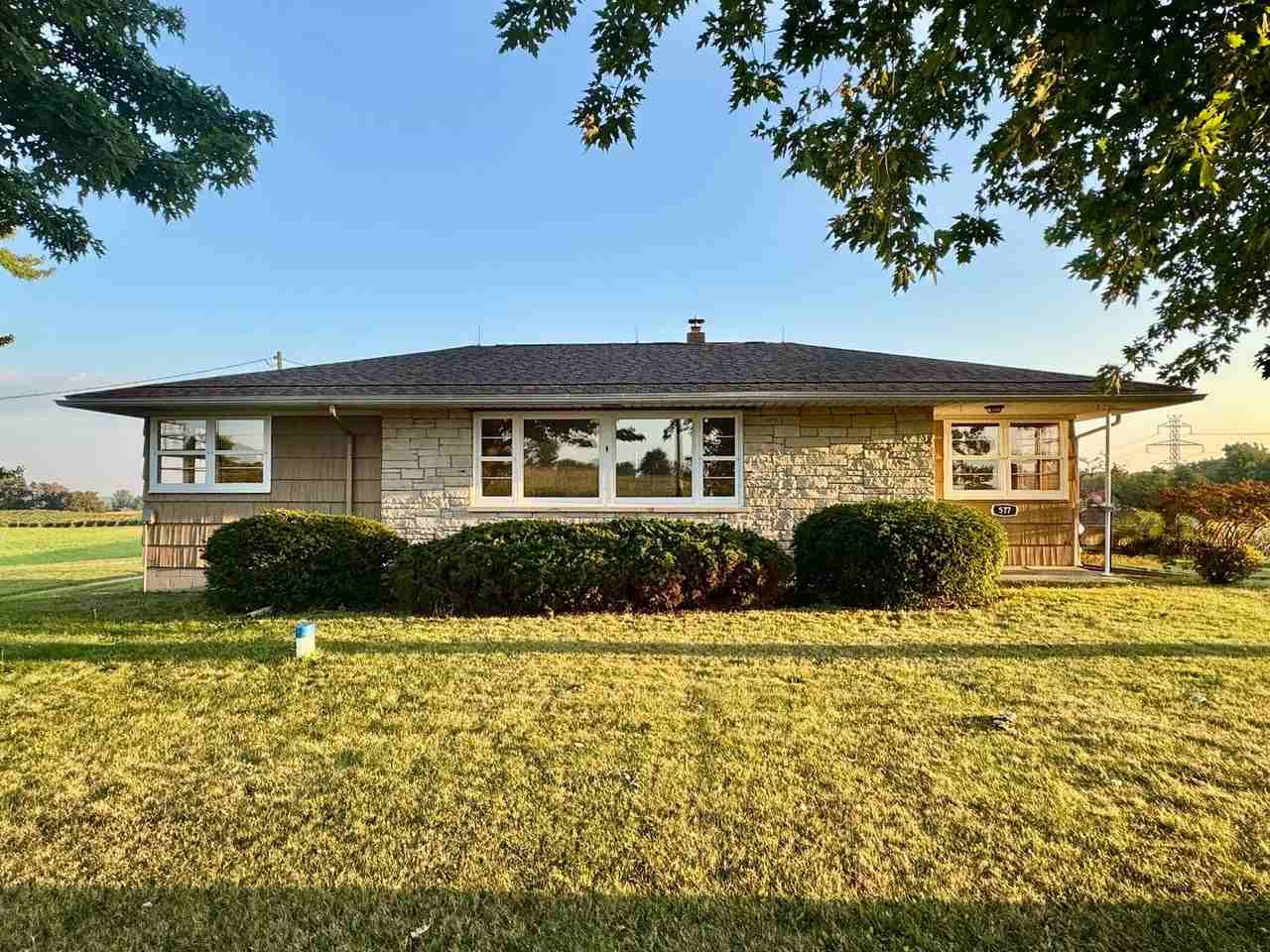 577 W Glendora Rd - Photo 2 of 31