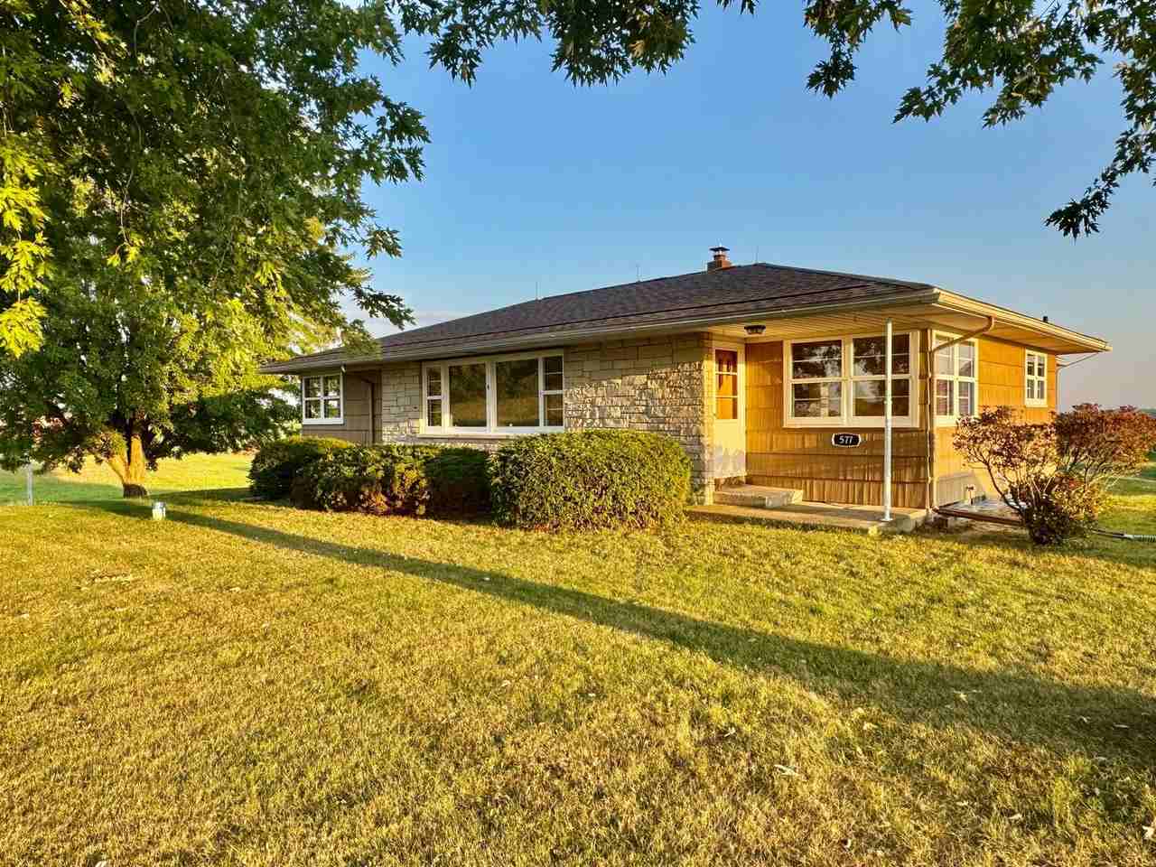 577 W Glendora Rd - Photo 3 of 31