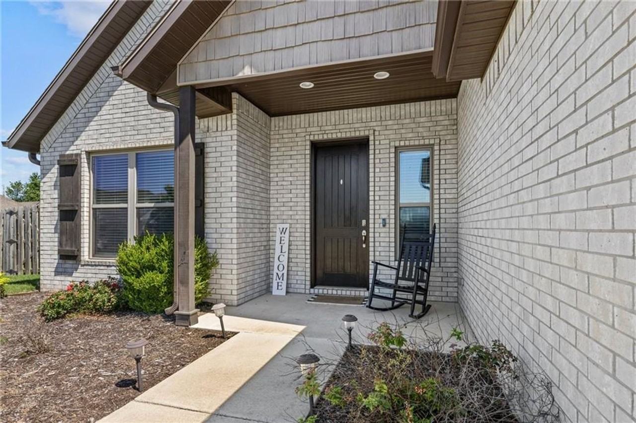 801 Bellmara Cir - Photo 3 of 24