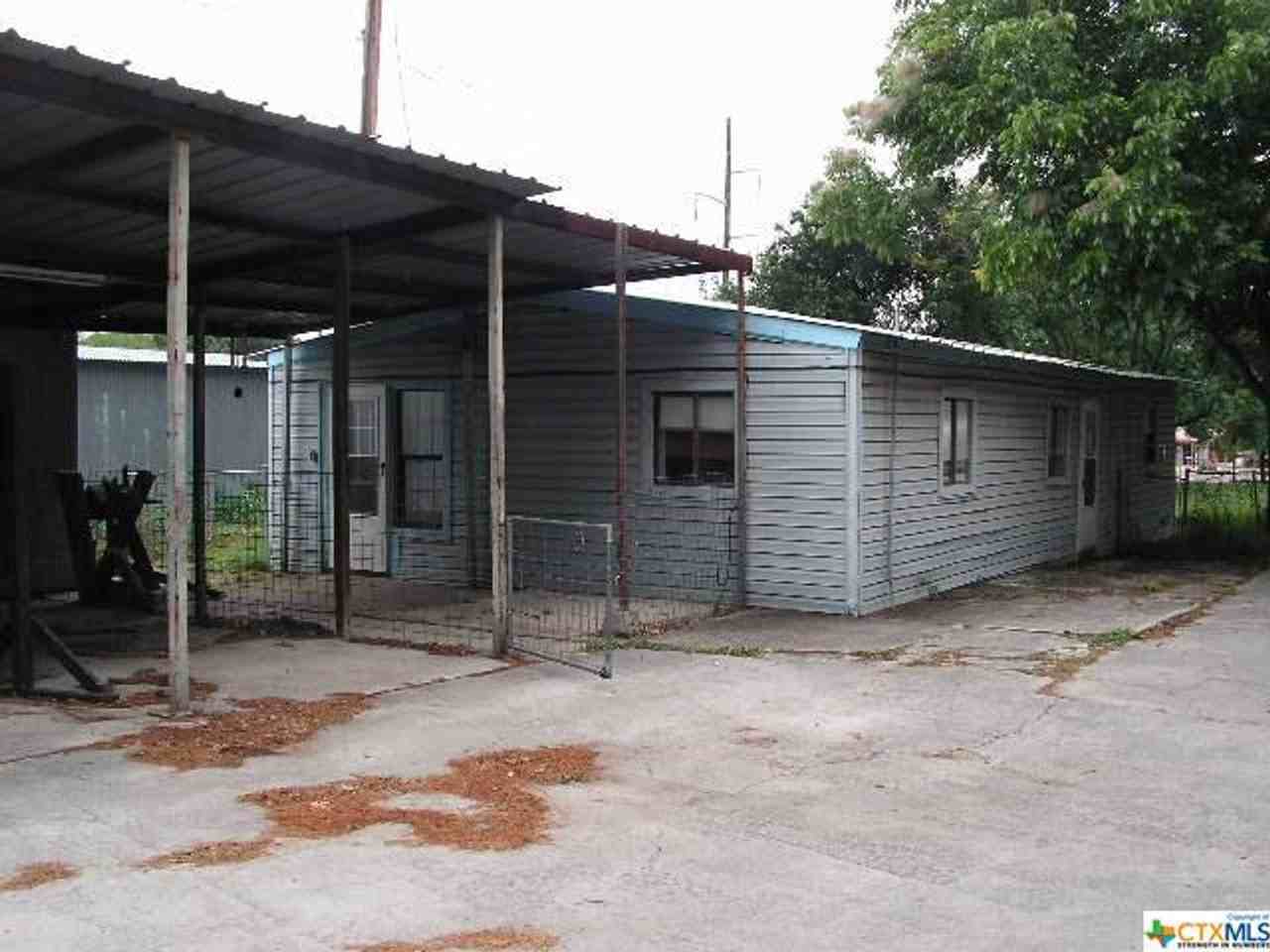 1910 Fm 2673 - Photo 4 of 50