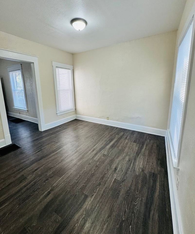 1818 Logan Avenue - Photo 3 of 15