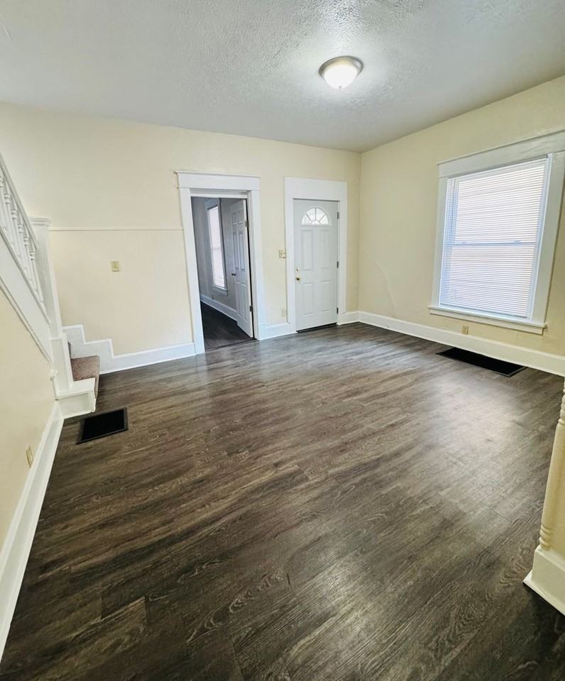 1818 Logan Avenue - Photo 5 of 15