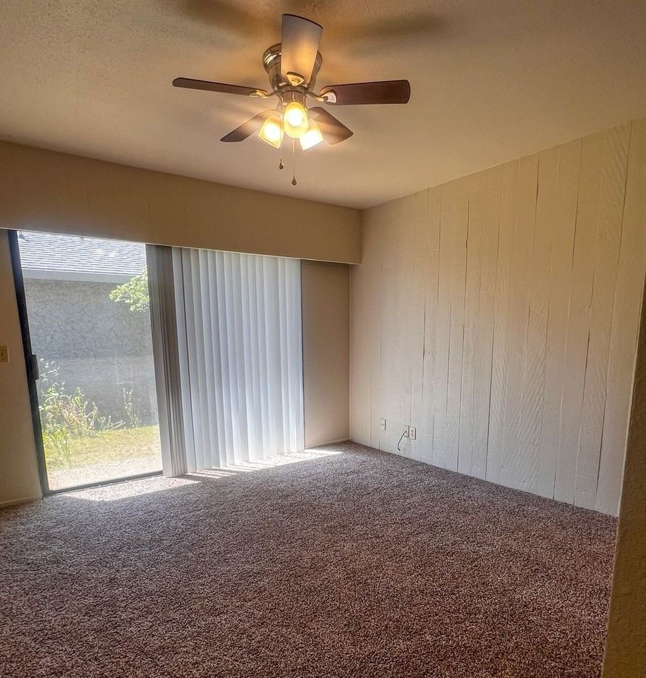 1475 Manzanita Avenue - Photo 4 of 13