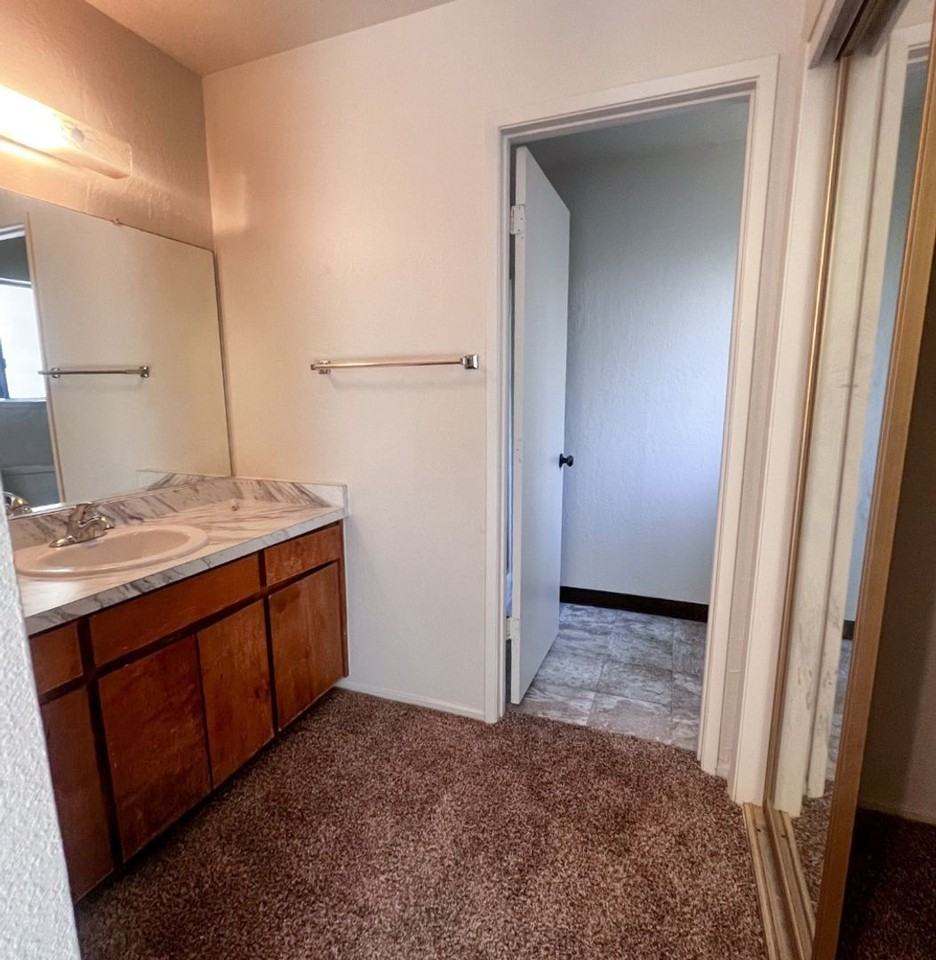 1475 Manzanita Avenue - Photo 6 of 13