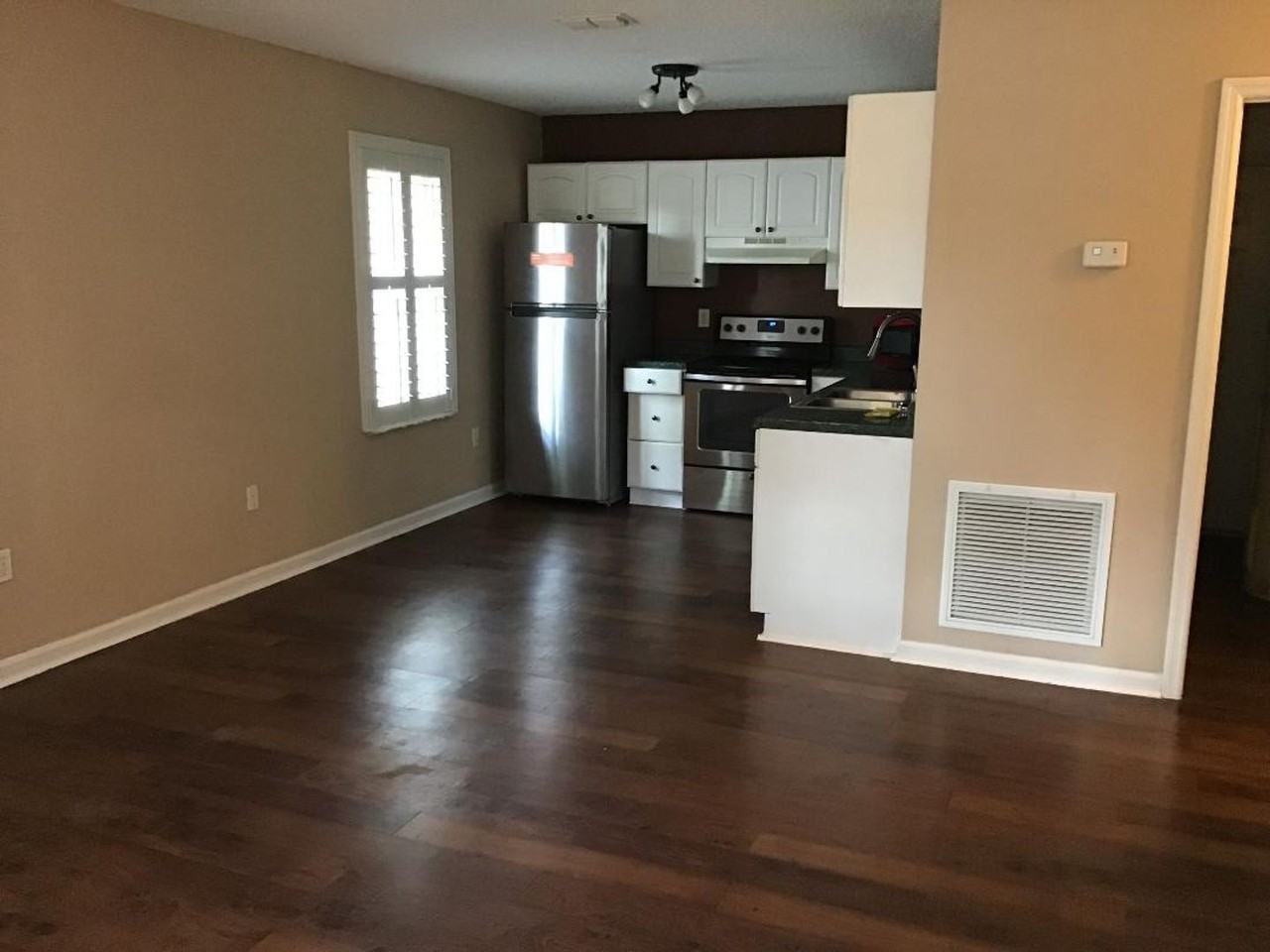 1007 Palmer St - Photo 3 of 14