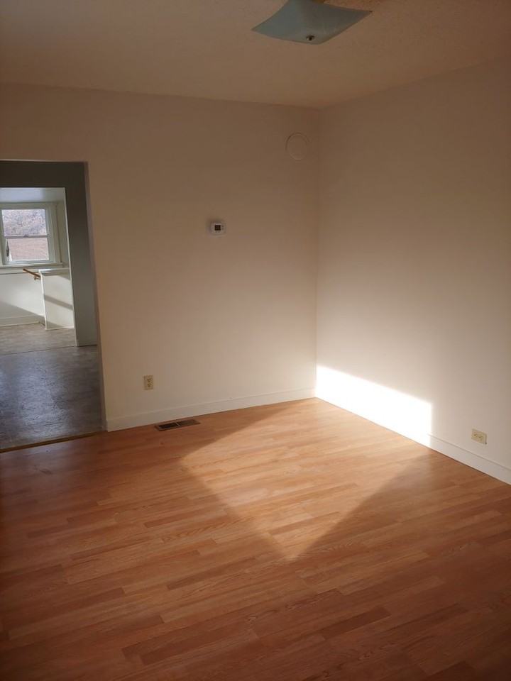 1936 Harriman Ave - Photo 2 of 14