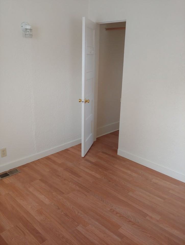 1936 Harriman Ave - Photo 7 of 14