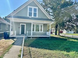 featured image of 627 W Montgomery Ave