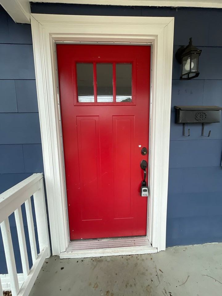 104 E I St - Photo 3 of 38