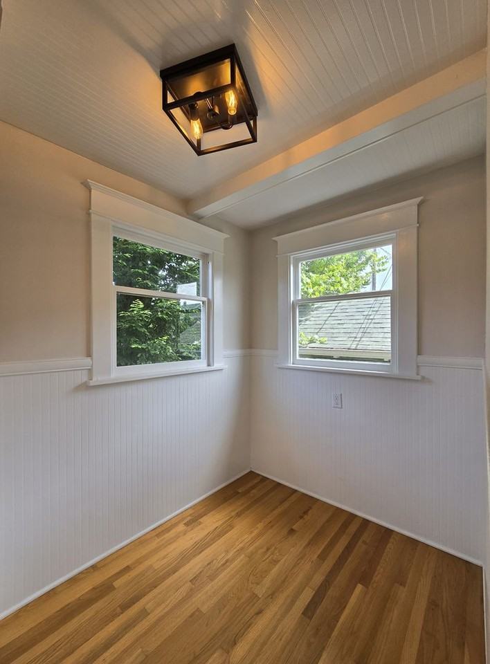 1631 Oakes Ave - Photo 6 of 23